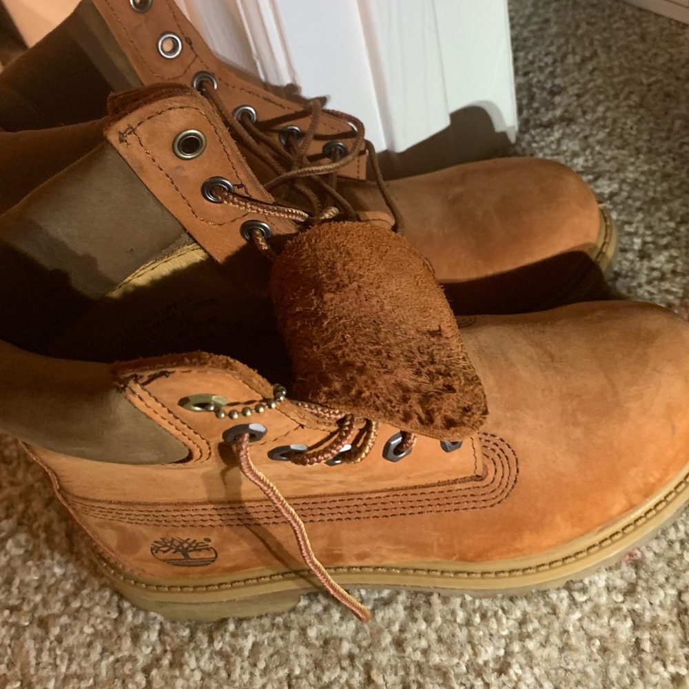🧡SOLD 🧡  Timberlands sz 5 1/2  ✨